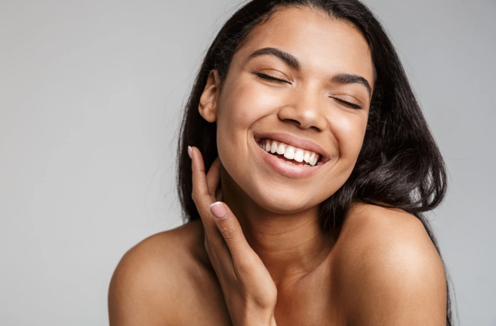 Can Red Light Therapy Be Combined with Skincare Products?